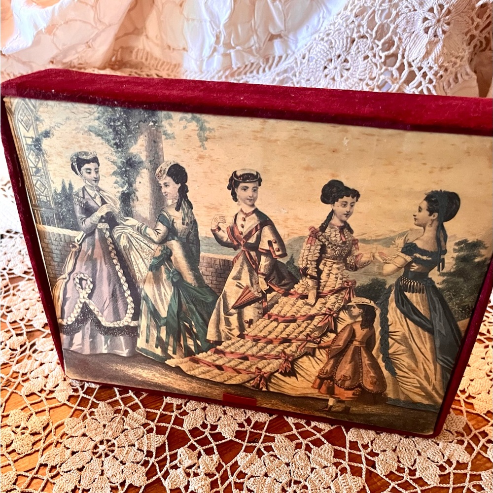 Lovely Vintage Hanes Hosiery Box Fashion Print Satin Velvet